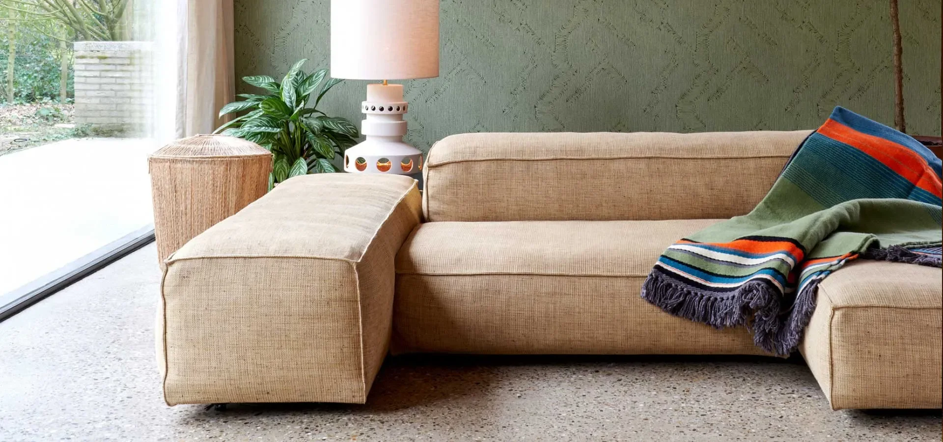 698-T_32_header_1920x900.webp 698-T_32_header_1920x900.webp